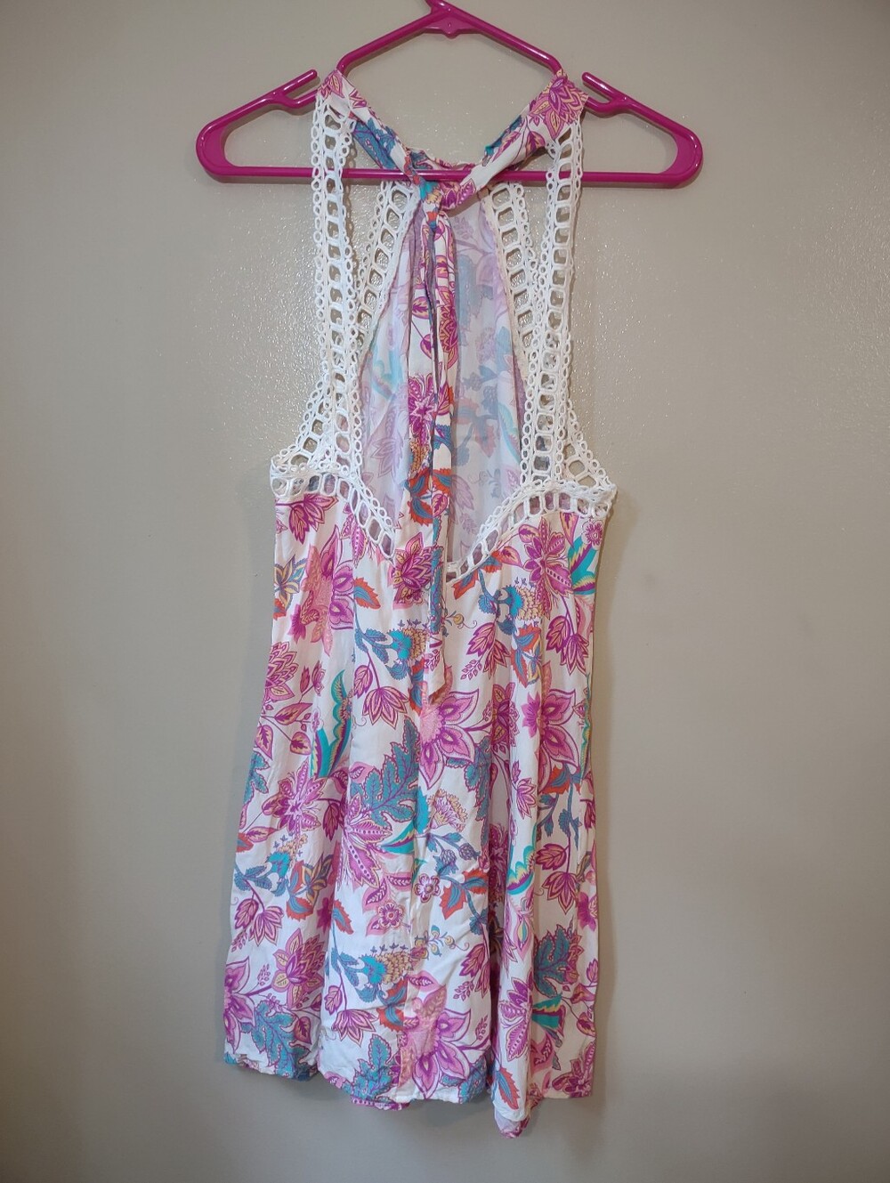 CUPSHE Playful Crush Floral Mini Dress Medium Boho Halter Crochet Trim Backless - Picture 4 of 8